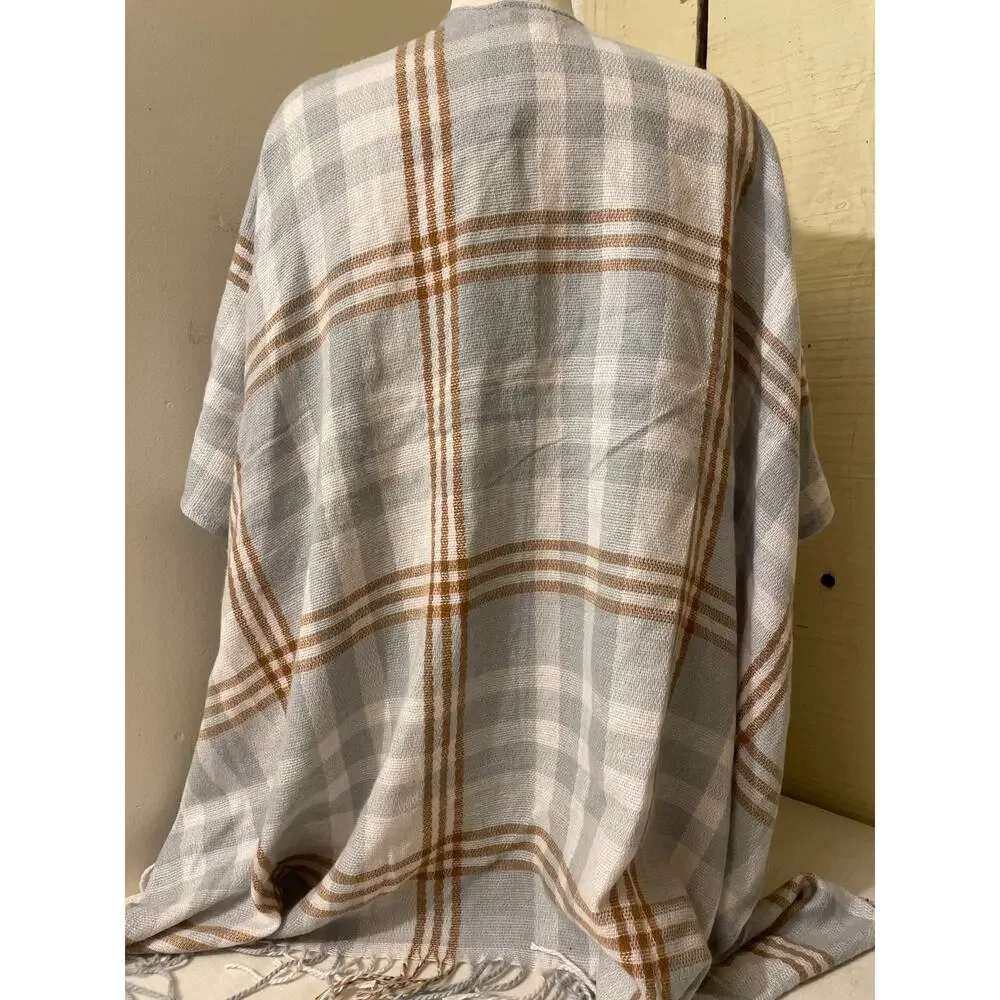 Three Dots Women's Shawl Wrap One Size Louisa Plaid Grey Casual Soft NWT‎